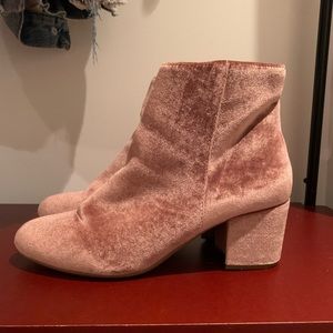 Steve Madden Pink Velvet Ankles Boots Block Heels Size 9